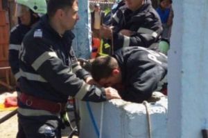 Un copil de doi ani a căzut într-o fântână de 8 metri şi se află într-o stare gravă