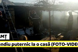 NEAMȚ: Incendiu puternic la o casă. Flăcările s-au extins şi la o anexă a gospodăriei (FOTO-VIDEO)