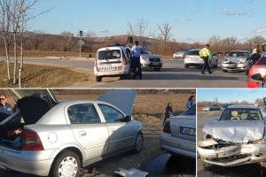 FOTO / VIDEO ACCIDENT pe DJ 107 H, lângă podul de la Teleac, fără victime. Două şoferiţe şi-au tampoant maşinile
