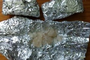 Poliţiştii de la „Crimă Organizată” au luat pe sus zeci de dealeri de droguri. Reţeaua folosea inclusiv copii în vânzarea de MDMA, cannabis sau haşiş