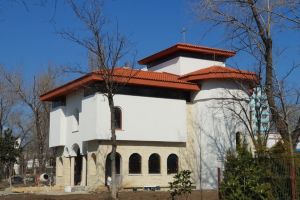 Lacas de cult care seamana cu o vila: Cand va fi oficiata prima slujba in biserica din statiunea Mamaia (galerie foto + video)  