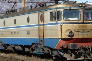 CFR, obligată la plata a peste 400.000 de euro după ce o femeie şi-a pierdut mâna în gara Subcetate