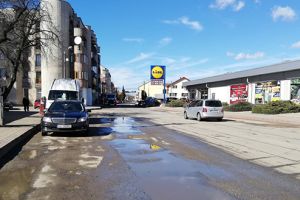 O parte din centrul Bradului se transformă în şantier