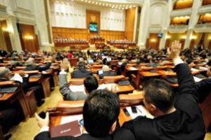 Guvernul adoptă un proiect prin care perioada stagiului de practică în Executiv este considerată vechime în muncă