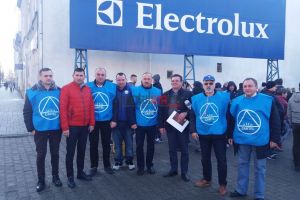 LIVE. A treia zi de grevă la Electrolux. Se cere demisia directorului!