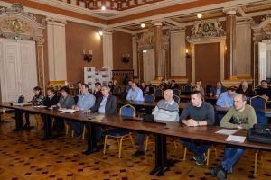 Care sunt arădenii care vor beneficia de GRATUITATE şi de REDUCERI pe mijloacele de transport public în comun