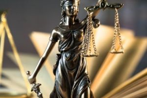 Se ascut cuţitele în justiţie. Urmează un război pe viaţă şi pe moarte. Planul pervers a lui Dragnea pentru a câştiga. News alert