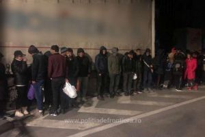 Zeci de cetateni straini au incercat sa iasa ilegal din Romania. Unde au fost gasiti de politistii de frontiera