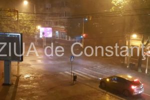 Mai multe judete din tara se afla sub avertizari de furtuna. Care este situatia la Constanta. Ce spun autoritatile