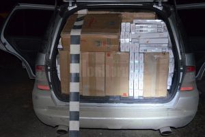 Ţigări în valoare de peste 180.000 de lei, confiscate în apropierea frontierei cu Ucraina