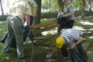 Mobilizare generală! Toţi locuitorii Reşiţei, implicaţi în curăţenia de primăvară