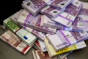 Un nou tip de escrocherie face ravagii! Mai mulţi români s-au trezit cu credite uriaşe