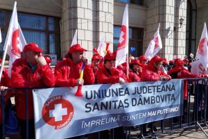 Protest al Federatiei Sanitas in fata Ministerului de Finante. Manifestantii sunt nemultumiti de efectele OUG 114/2018