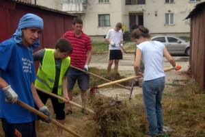 Începe curăţenia de primăvară. Lista locurilor unde vor fi amplasate containerele în cartiere