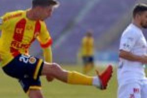 Ripensia şi ASU Politehnica au disputat meciuri amicale la mijloc de săptămână. Alb-violeţii s-au ales cu o accidentare