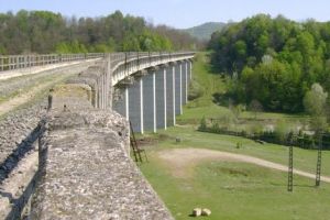 În Argeş, CALEA FERATĂ fără şine. O RUŞINE!