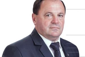 Edilul-şef al comunei Stroeşti, Toma Ciolacu, va asfalta două uliţe pe o distanţă de aproape 1 km