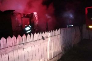 ULTIMĂ ORĂ: Bărbat ars de viu într-un incendiu la Țifeşti