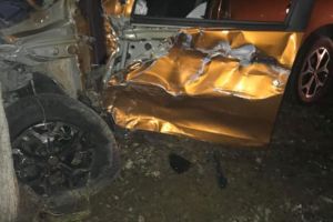 Cristeştii Ciceului. O maşină condusă de un tânăr de 19 ani s-a izbit de un TIR