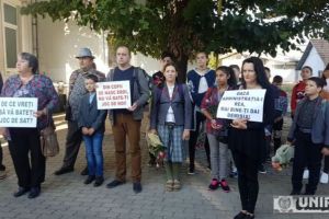 Curtea de Apel a dat dreptate definitiv părinţilor din Miceşti. Desfiinţarea claselor gimnaziale de la Şcoala din Miceşti a fost ilegală