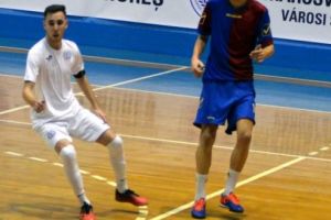 Rămaşi în luptă pe două fronturi