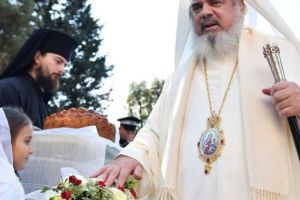 Patriarhul şi Principesa Margareta vă ajută