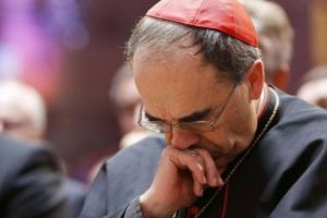 Nou seism la Vatican: Condamnat pentru că a tăinuit acte de pedofilie, cardinalul Barbarin demisionează!
