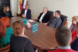 Universitatea din Petroşani înfiinţează o nouă specializare la Deva: Administraţie Publică