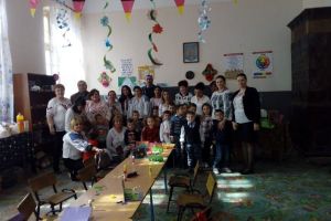 ,,La mulţi ani, mămică dragă”, activitate la Grădiniţa Bălceşti şi Grădiniţa Ciocadia