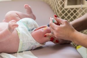 Vaccinarea obligatorie în cazul copiilor, agreată de 62% dintre români