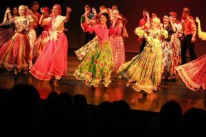 Festivalul „Ghy yagalo” vă invită la un regal de muzică şi dansuri rrome