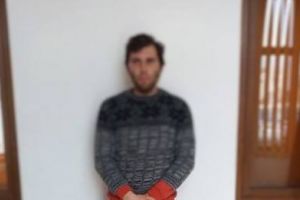 FOTO. Un cerşetor drogat ce acosta femei pe stradă, ridicat de Poliţia Locală