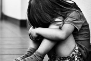 CAZ REVOLTĂTOR! O mamă şi-a obligat propria fiică să facă videochat