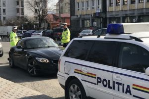 Șoferiţele s-au speriat degeaba. Poliţiştii nu le-au oprit ca să le dea amenzi (FOTO)