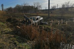 Accident rutier pe DN 22C in zona garii Saligny din judetul Constanta. Un autoturism si un autocamion implicate (galerie foto)