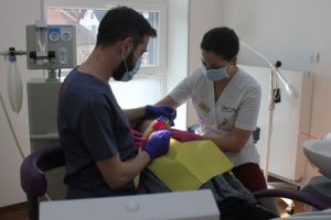 Cum să faci din vizita copilului la stomatolog o reuşită – Sfaturi de la medicii DentVisage