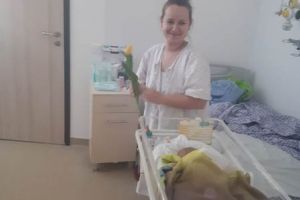 FOTO – Mămicile de la Maternitatea Braşov, sărbătorite, astăzi!