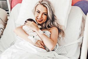 Prima declaraţie a cântăreţei Andreea Bălan despre stopul cardio-respirator, suferit imediat după naştere