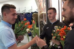 International nascut de Ziua Internationala!