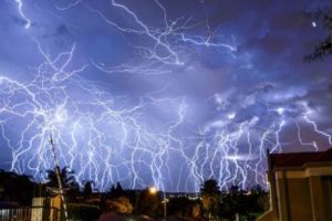 METEO. Furtunile pun stăpânire pe România. Anunţul meteorologilor pentru zilele următoare