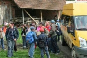 Una spun, alta fac! 80% dintre elevii navetişti nu au primit deconturile legale pentru sumele cheltuite pe transportul spre şcoală