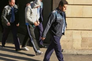 A furat bani pentru cadoul de 8 Martie!