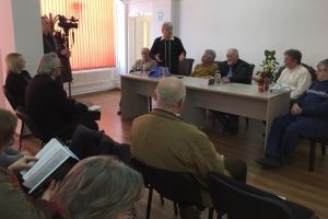 Buhuşi: Minunatele aventuri ale Ficţiunii şi Viitorului