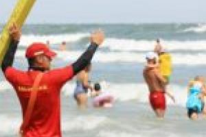 Merge şi fără şcoală! Municipalitatea lugojeană vrea ca sportivii de performanţă să fie viitorii salvamari ai Lugojului