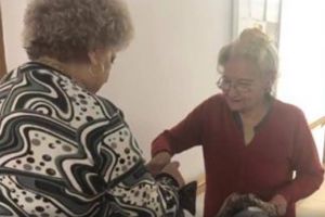 Surprize si recunostinta pentru batranele de la Caminul pentru persoane varstnice din Constanta 