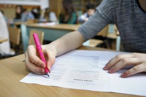 Simularea Evaluării Naţionale: Peste 10.000 de elevi bihoreni vor susţine testele