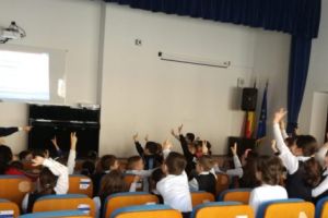 Poliţiştii continuă acţiunile preventive