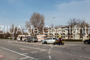  Accident rutier in statiunea Mamaia. Doua autoturisme implicate. Ambulanta la fata locului (galerie foto)