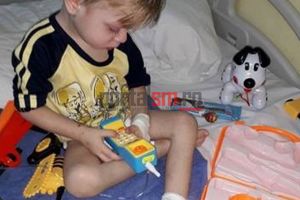 FOTO. Apel la mobilizare! Băieţelul de 3 ani bolnav de leucemie are nevoie de sânge