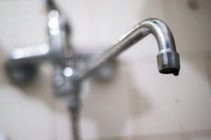 Aquaserv sistează apa şi în comunele Sângeorgiu de Mureş şi Ernei!